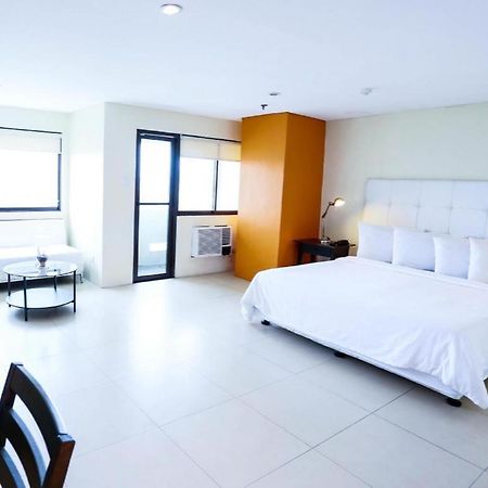The Victor Hotel Makati City Kültér fotó