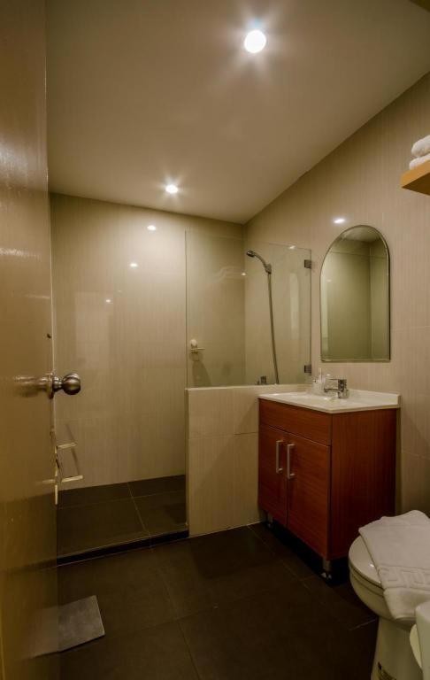 The Victor Hotel Makati City Kültér fotó