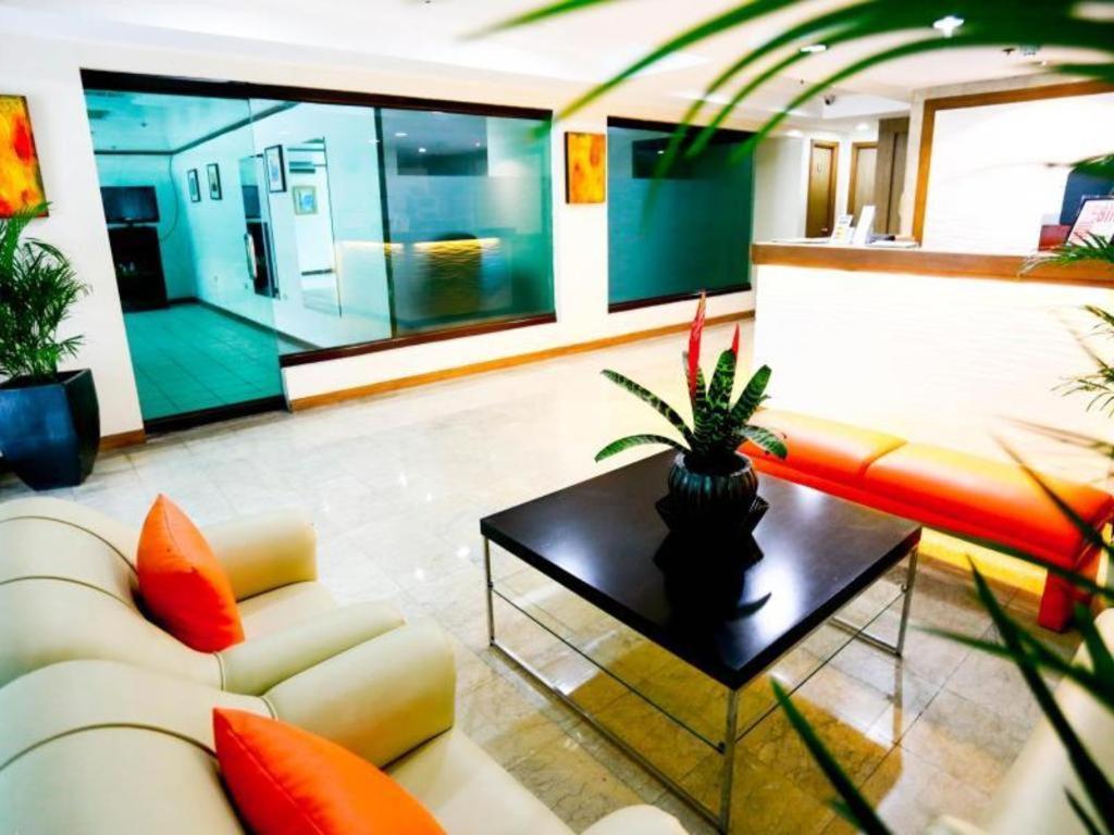The Victor Hotel Makati City Kültér fotó