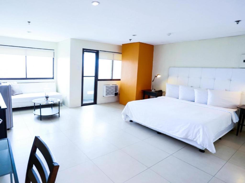 The Victor Hotel Makati City Kültér fotó