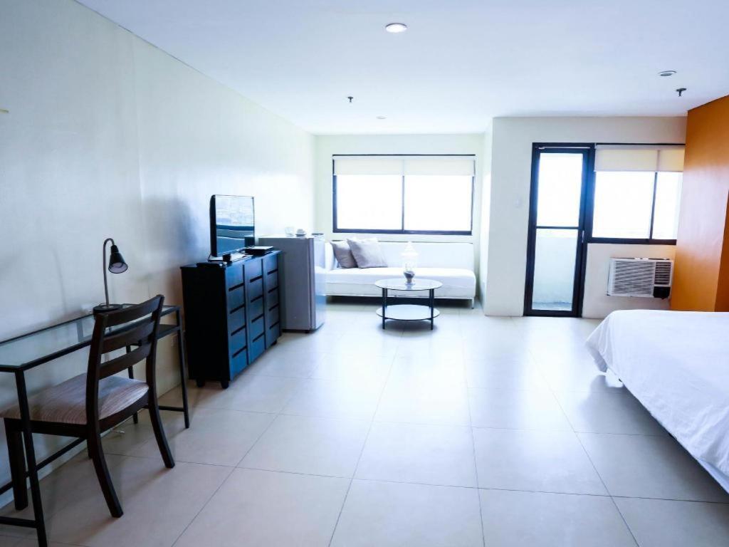 The Victor Hotel Makati City Kültér fotó